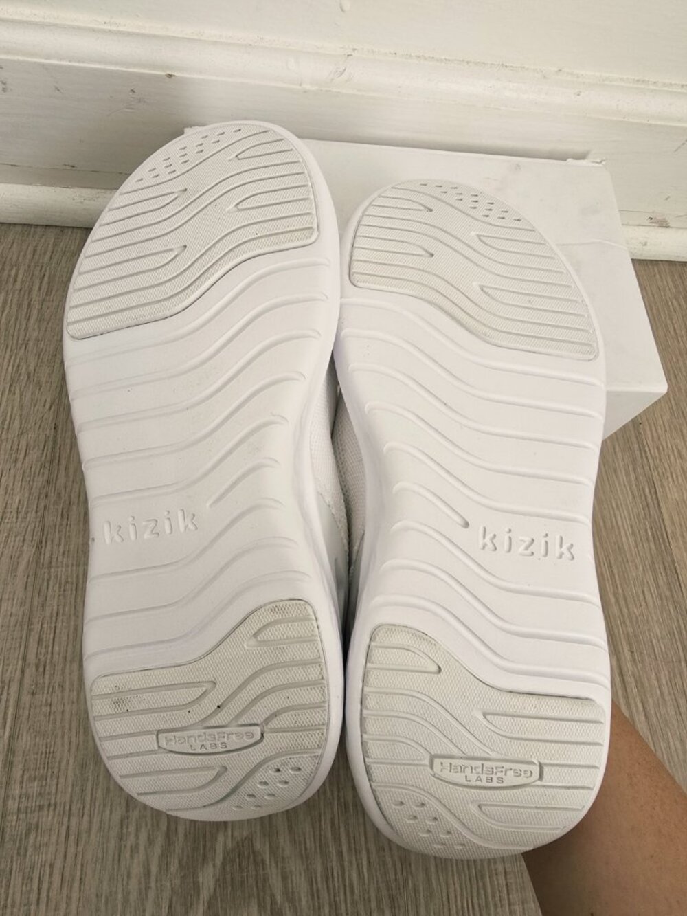 Kizik Athens White Slip On Sneakers Shoes Knit Unisex Mens 6 - Womens 7.5 - Picture 8 of 9